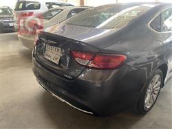 Chrysler 200